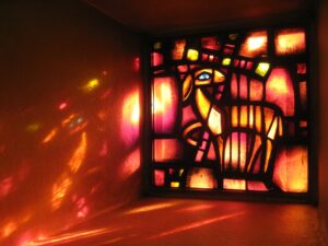 020-fenster-taize-300x225