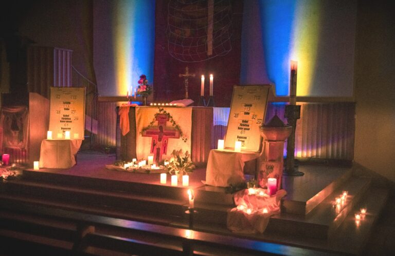 Frie­dens­an­dacht