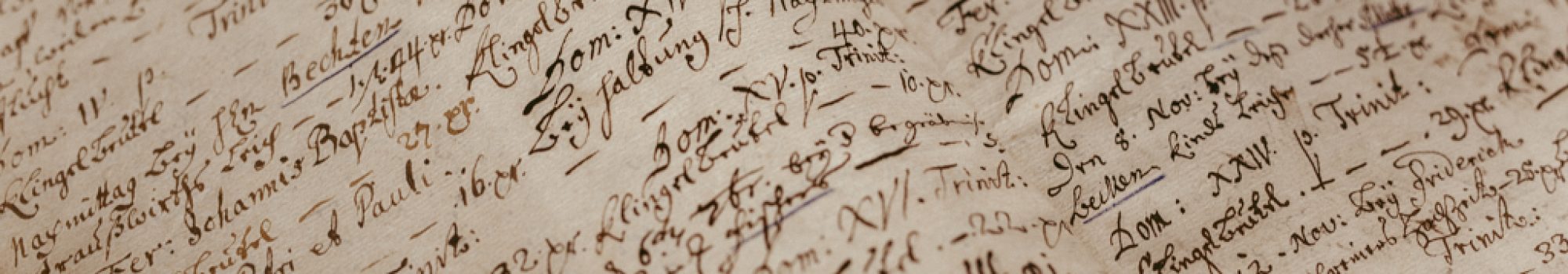 karl-friedrich-gedaechtniskirche-gemeinde_karlsruhe_jubilaeum-300jahre-muehlburg-kleine-gelbe-kirche-lindenplatz-mit-fest-banner-38